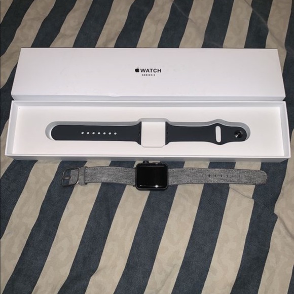 Apple watch series 3 - Picture 2 of 3